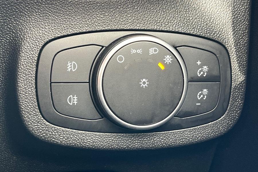 Ford FIESTA Photo autoimg-f04074fd8dcc6bd19f5e1606700309ff5c317d9b.jpg