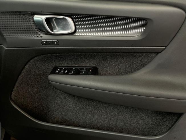 VOLVO Xc40 Photo 29