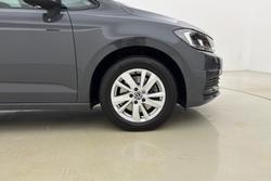 VOLKSWAGEN Touran Photo 5