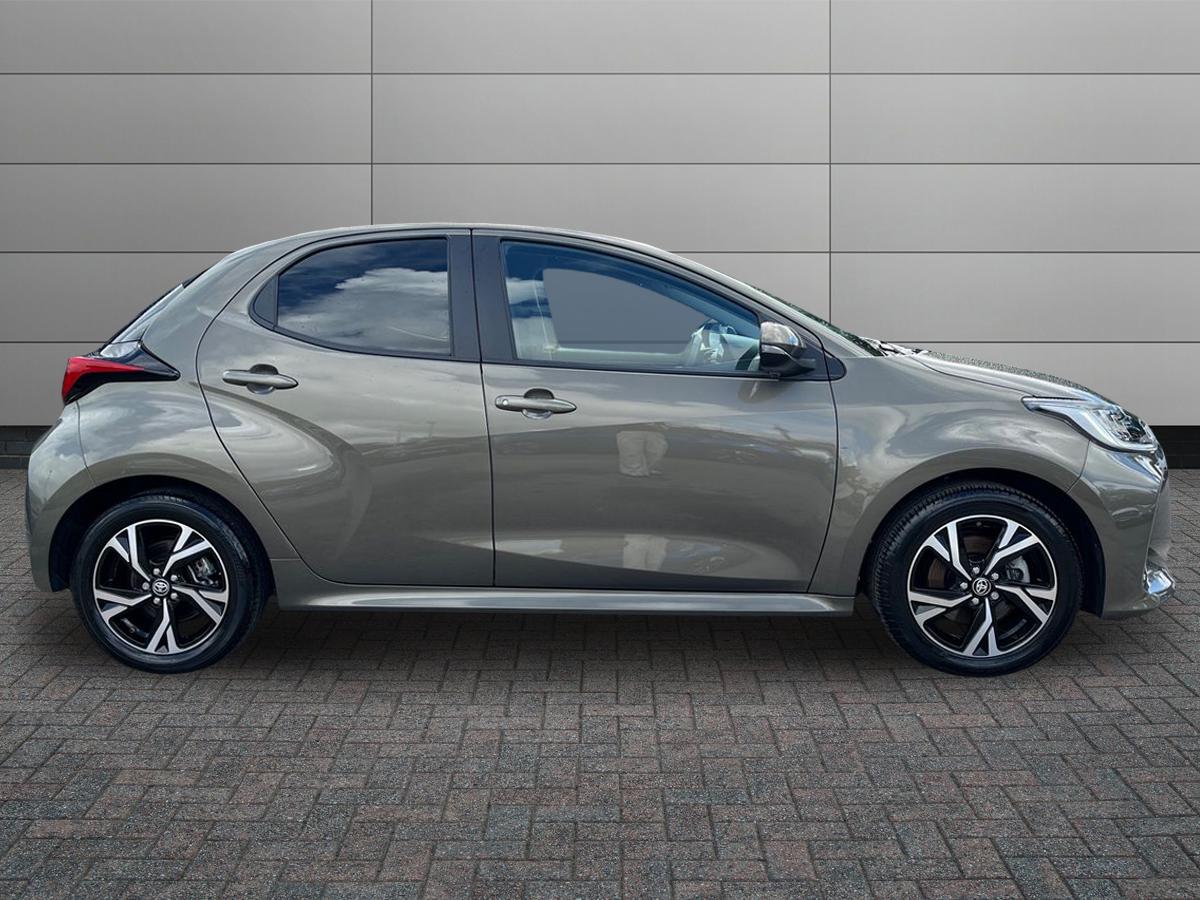 Toyota Yaris Photo 5