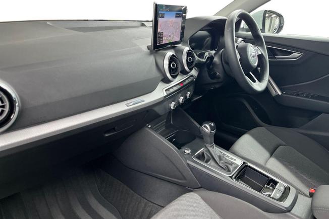 AUDI Q2 Photo 2