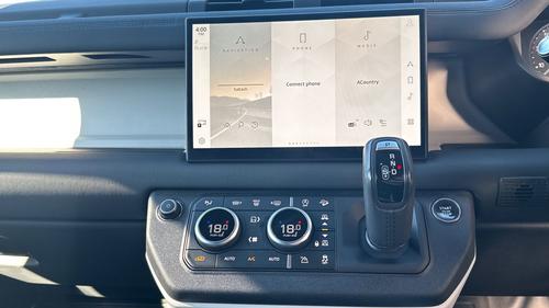 Land Rover Defender Photo autoimg-f049d333b9ca0e1a74df522e8b5e7756d55255e3.jpg