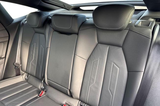 AUDI Q4 e-tron Photo 10