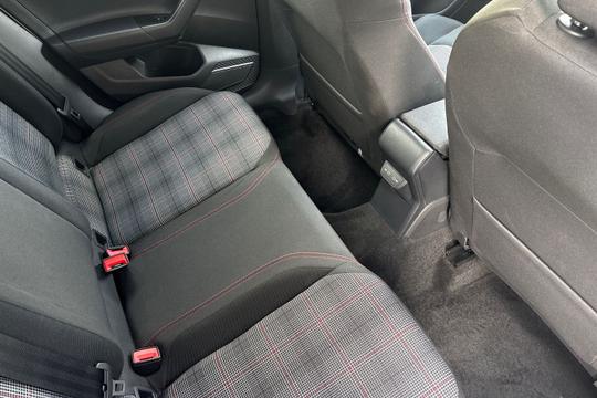 Volkswagen Polo Photo autoimg-f0539603f15750453c2efd329fd212f87d1aacf7.jpg