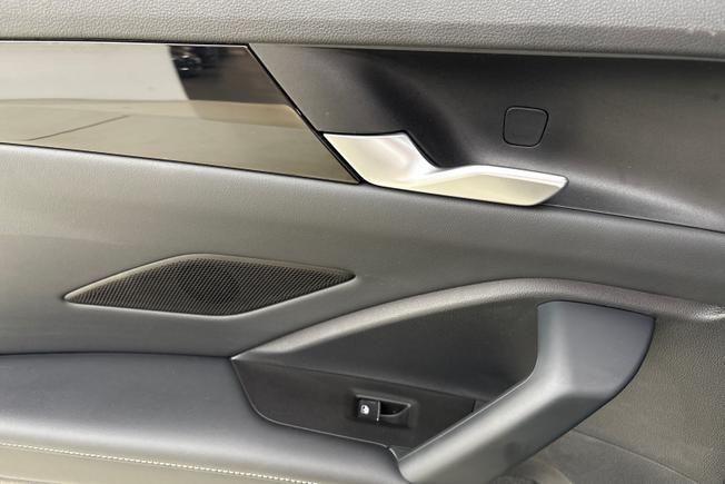 VOLKSWAGEN Tiguan Photo 25