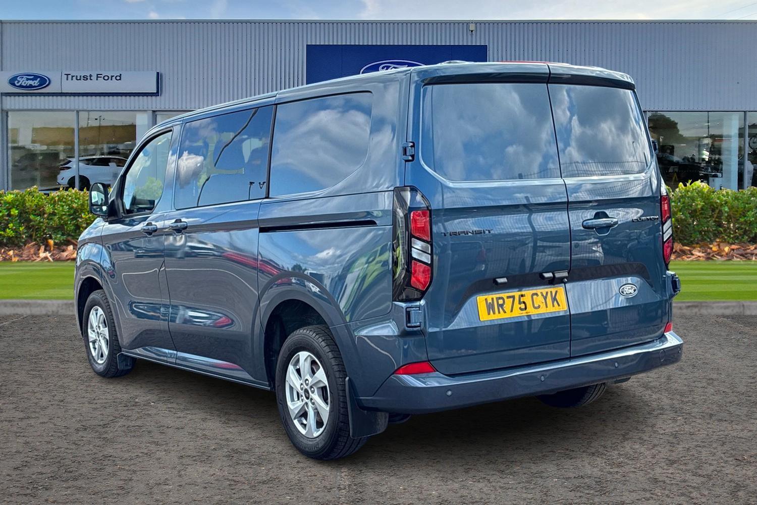 Ford Transit Custom Photo 1
