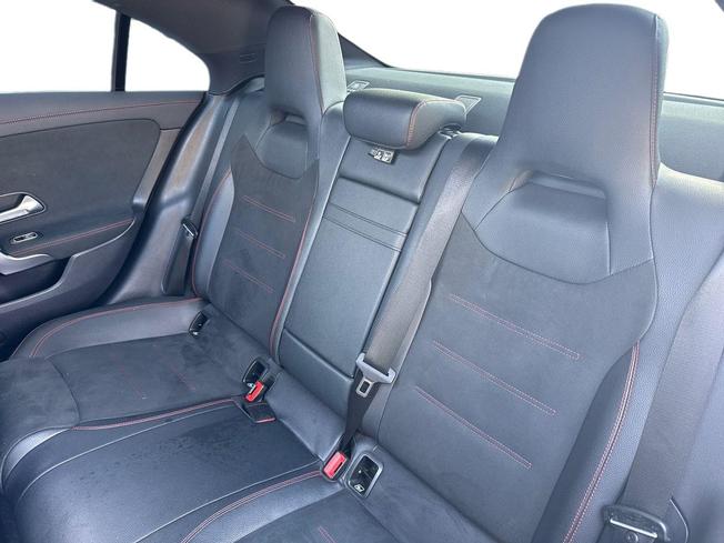 MERCEDES-BENZ CLA Photo 9