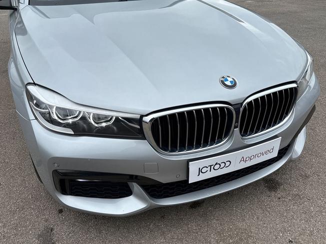 BMW 7 Series Photo 36