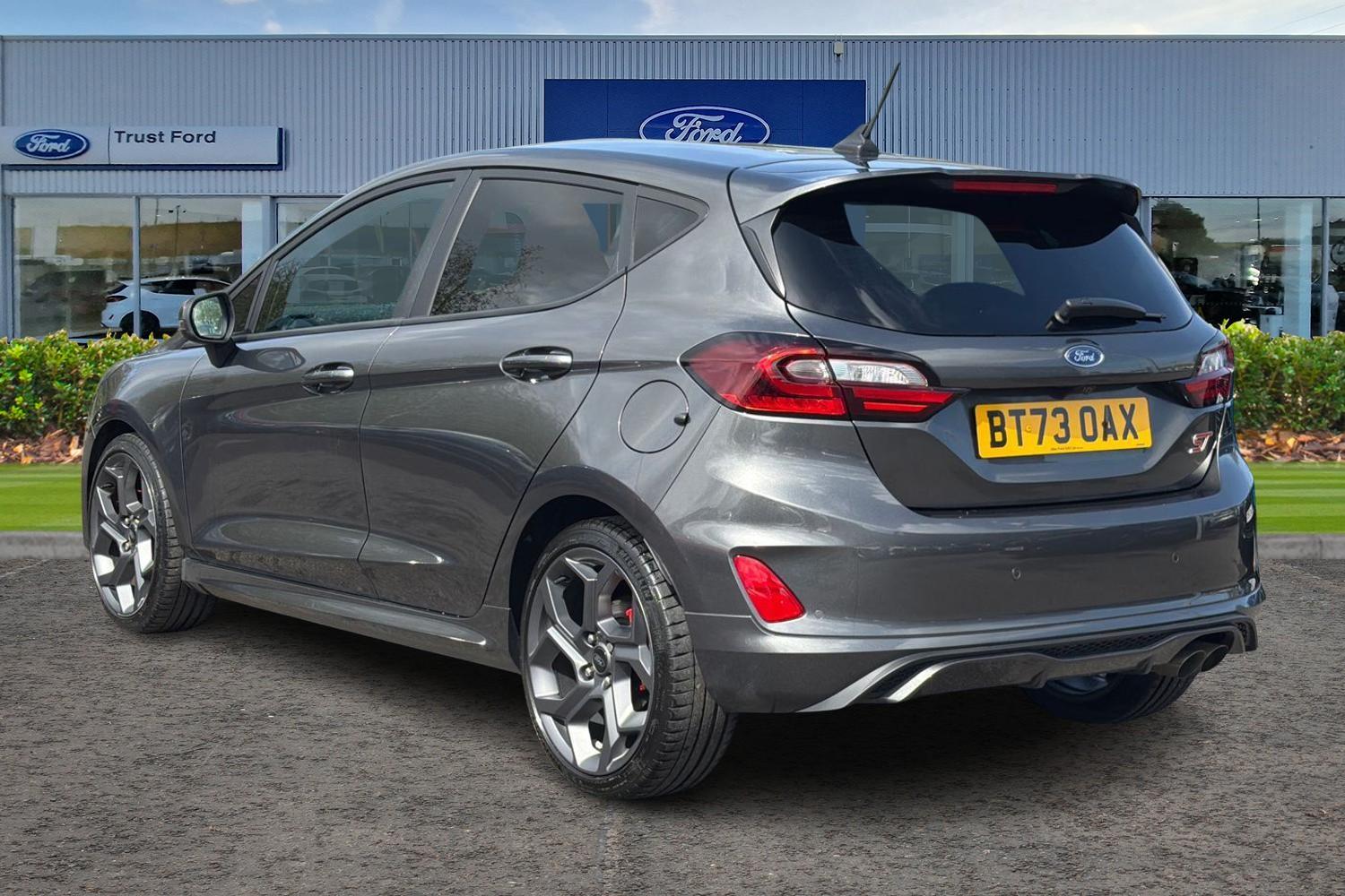 Ford FIESTA Photo 1