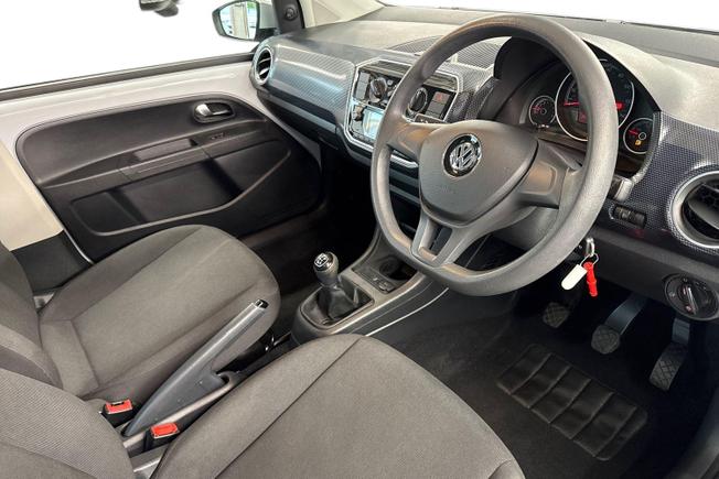 Volkswagen up! Photo 6