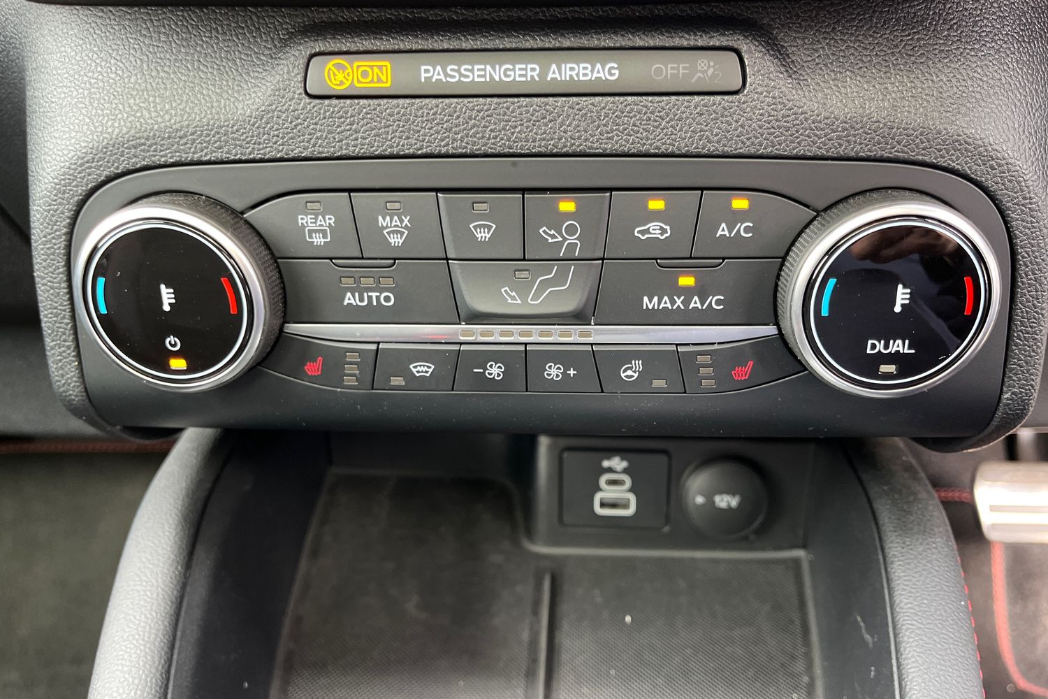 Ford KUGA Photo 24