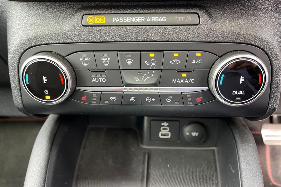 Ford KUGA Photo autoimg-f06806e7887477d804c5eff84b1f937a04947a07.jpg