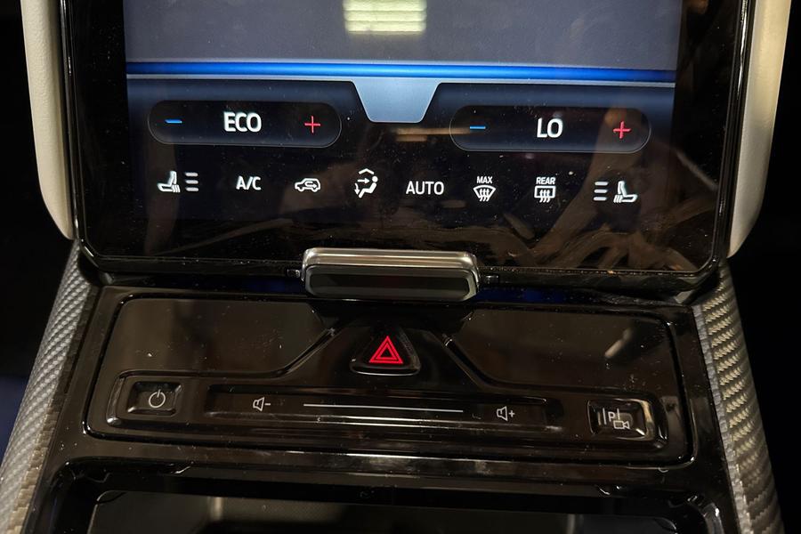 Ford Explorer Photo autoimg-f068b962e342d5aeb7052bdc04a98064da4d3a77.jpg