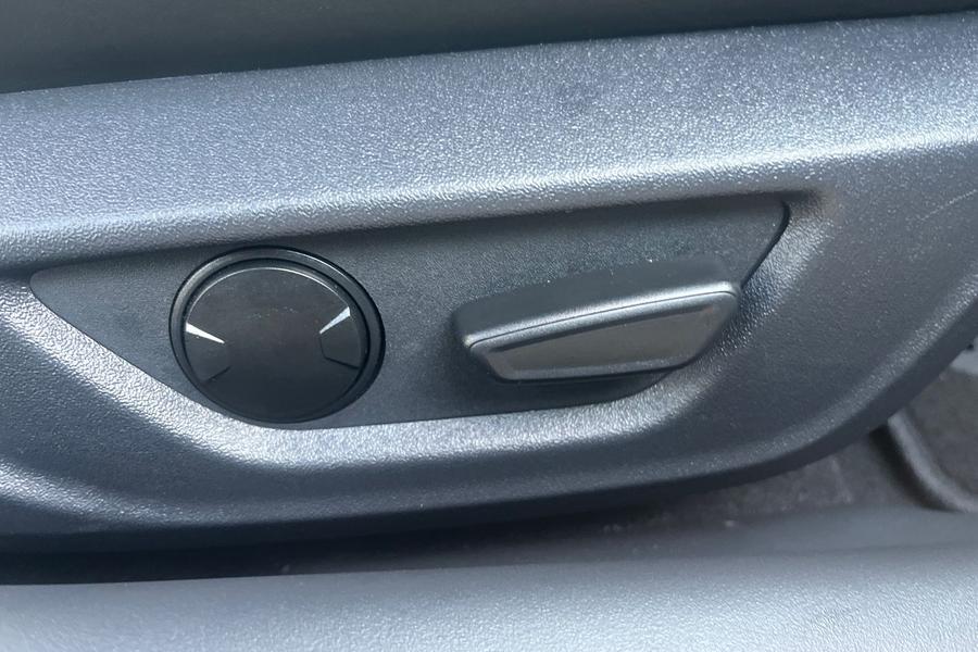 Ford MUSTANG Photo autoimg-f068d3af9a9fbc737833cddf84090c5ec46da8e7.jpg