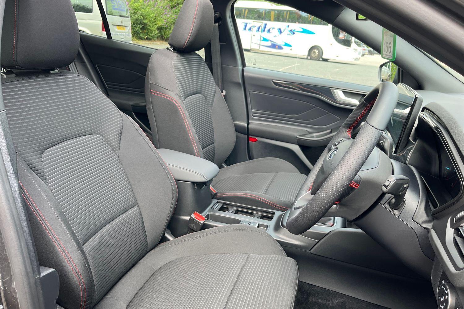 Ford FOCUS Photo 16
