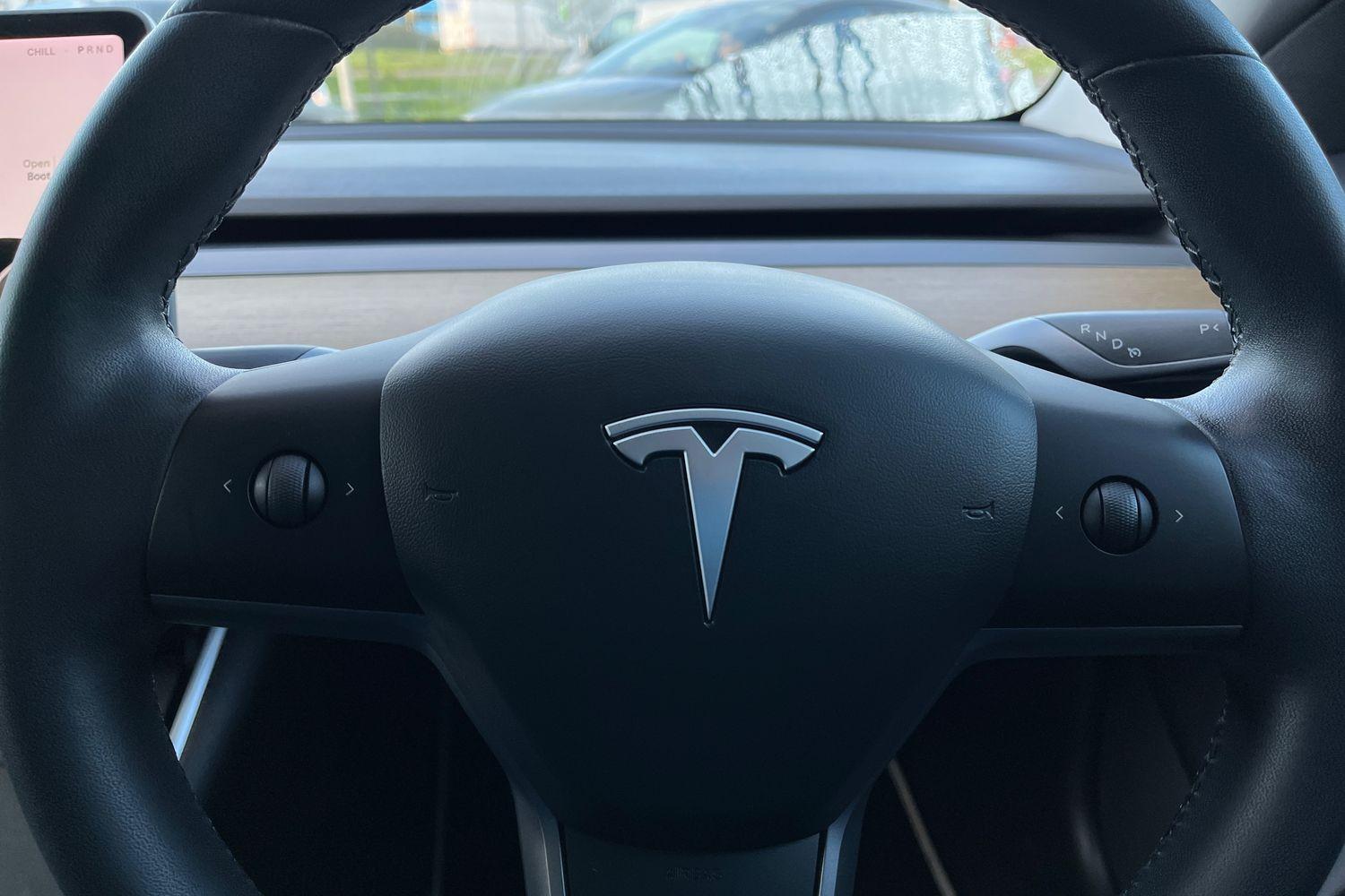 TESLA MODEL 3 Photo 11