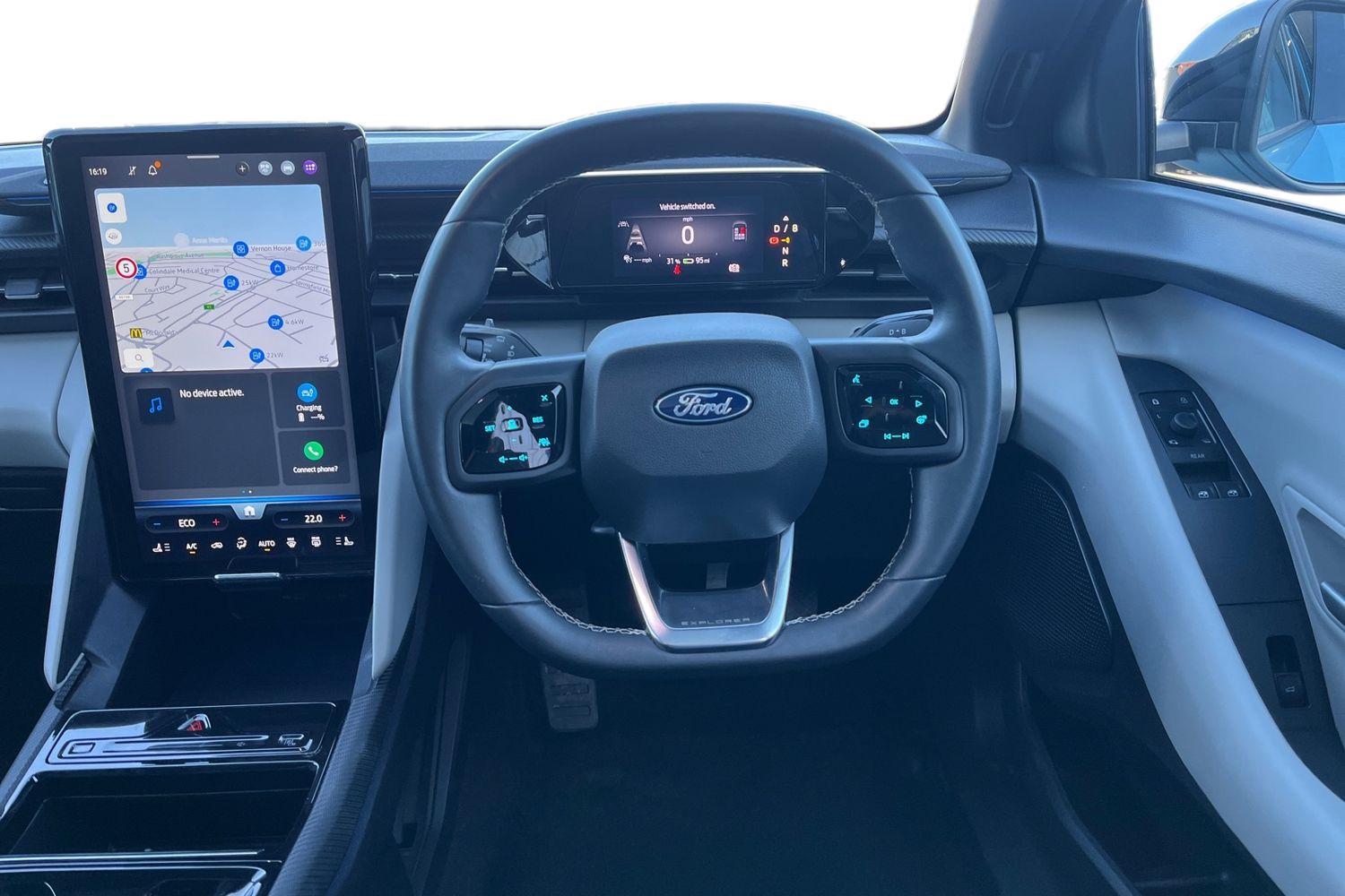 Ford Explorer Photo 10