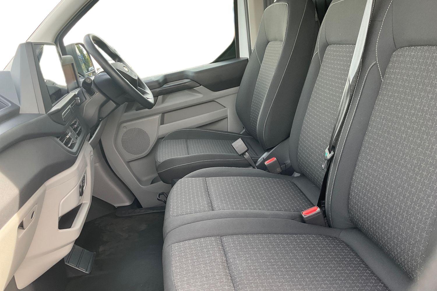 Ford E-Transit Custom Photo 9