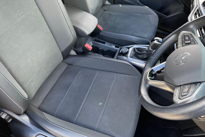 VOLKSWAGEN T-Roc Photo 37