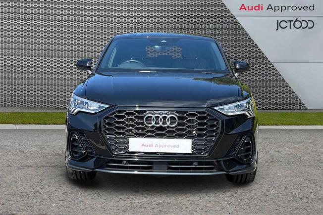 AUDI Q3 Photo 8