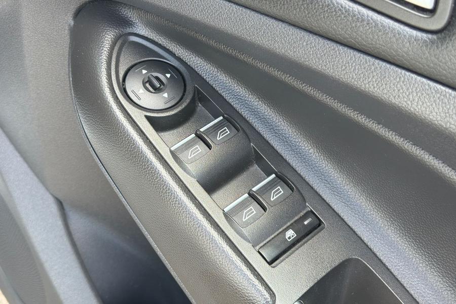 Ford KUGA Photo autoimg-f078755793574ac0a96eaf02c675aa256fc6c12a.jpg