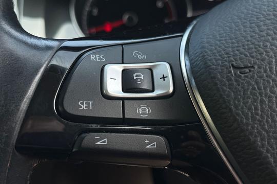 Volkswagen Golf Photo autoimg-f079ab3ea9711324335d70571fadb13799e1255a.jpg