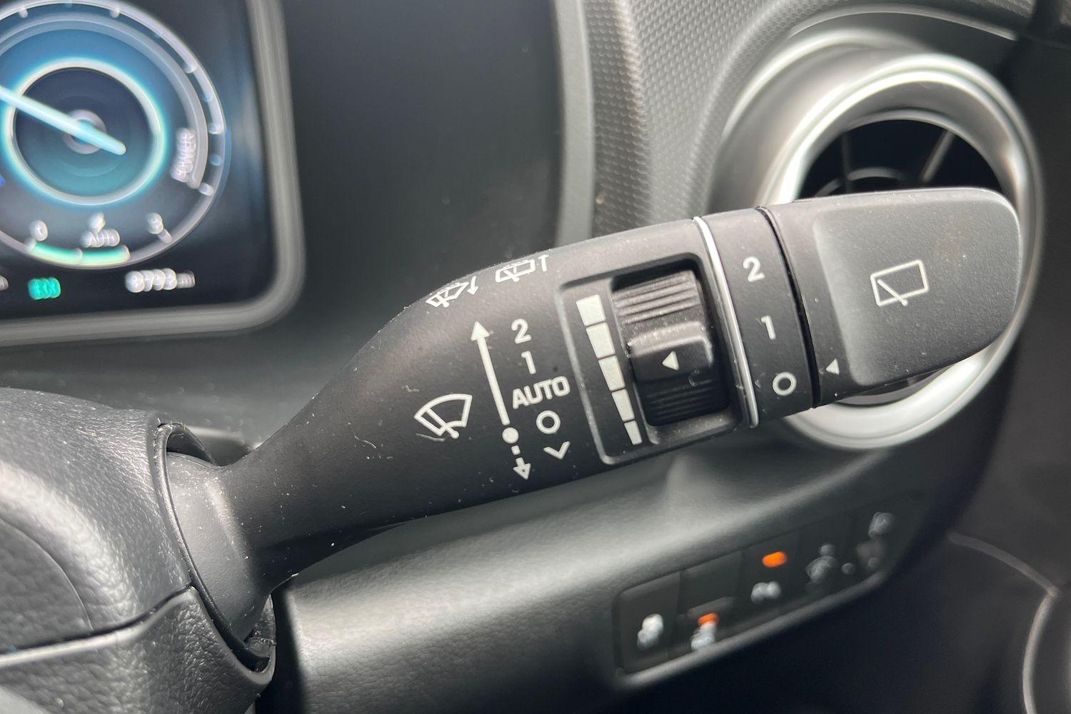 Hyundai KONA Photo 14