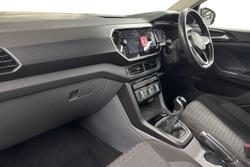 VOLKSWAGEN T-Cross Photo 2