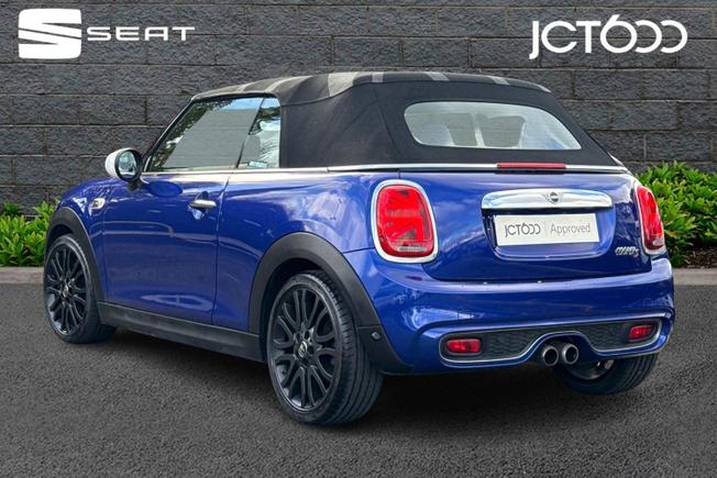 MINI Convertible Photo 3