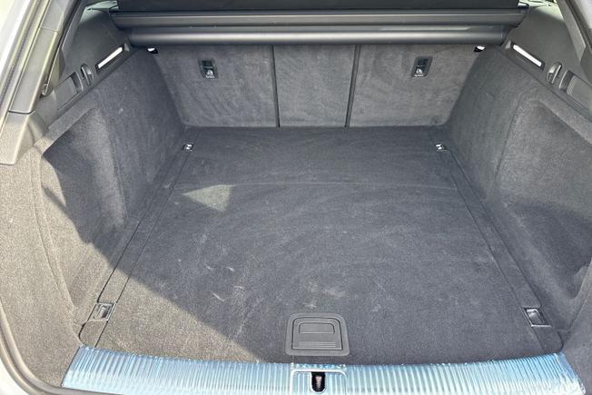 AUDI A4 Avant Photo 12