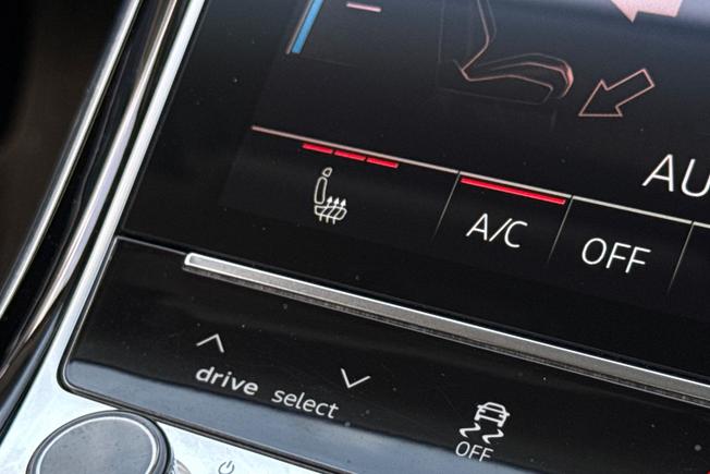 AUDI A8 Photo 47