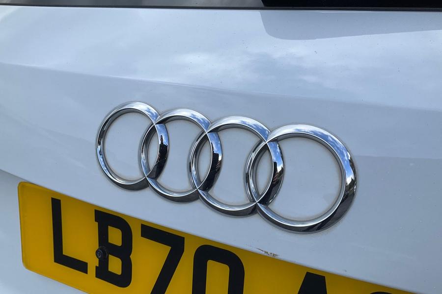 Audi Q3 Photo autoimg-f08b4953831859197310087294009d7e49ba4bf3.jpg