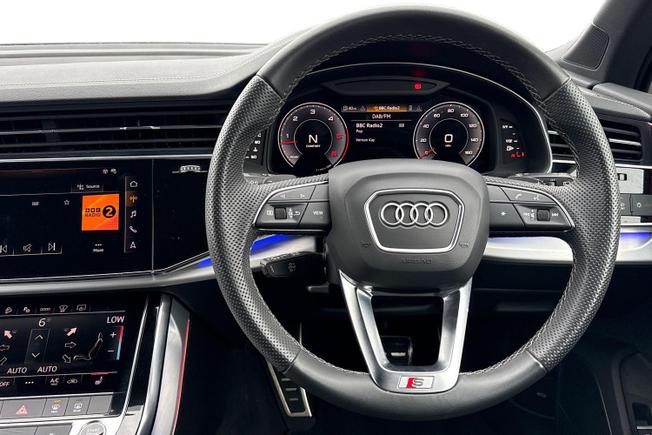 AUDI Q7 Photo 11