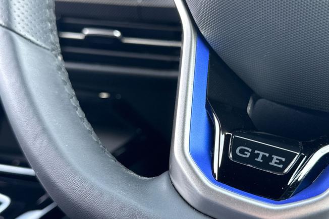 Volkswagen Golf Photo 30