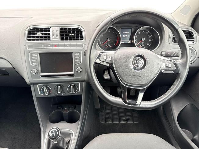 VOLKSWAGEN Polo Photo 11