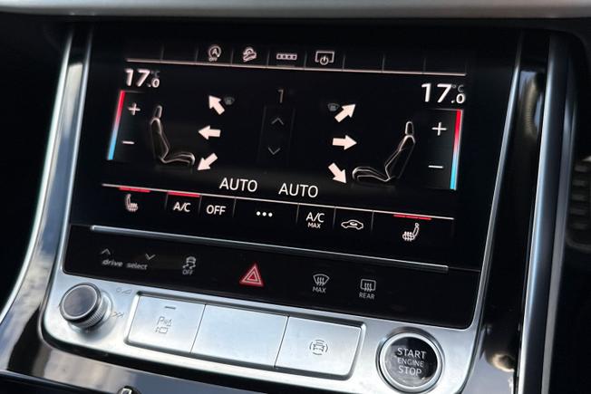 AUDI Q8 Photo 29