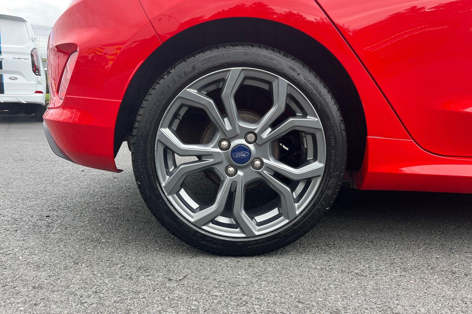 Ford FIESTA Photo 7