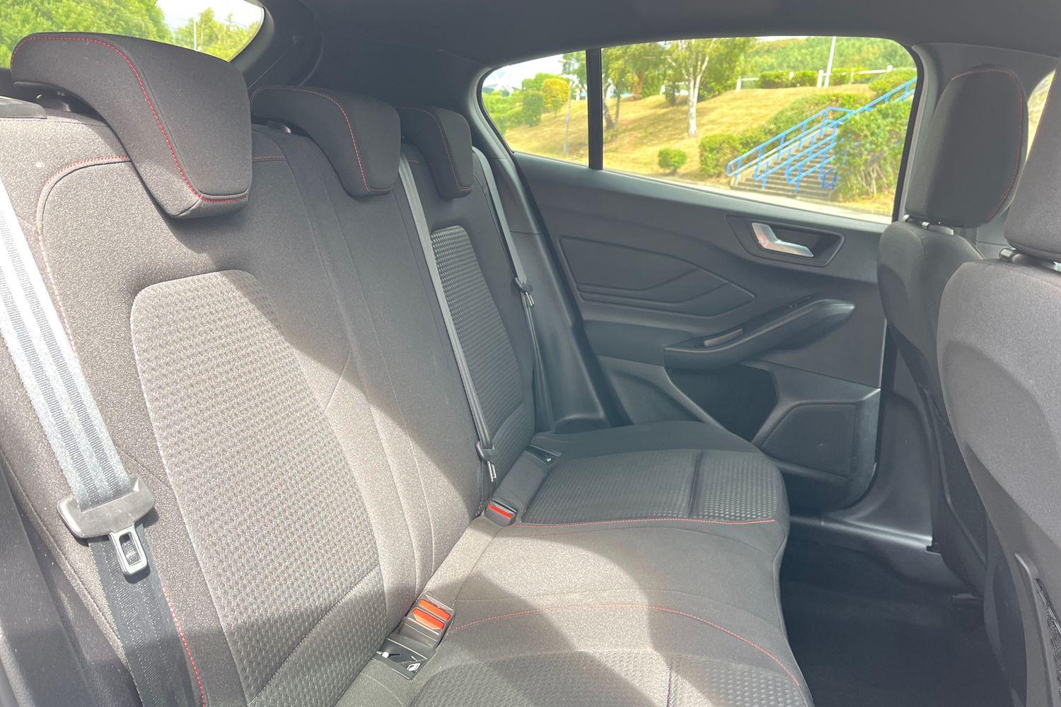 Ford FOCUS Photo 36