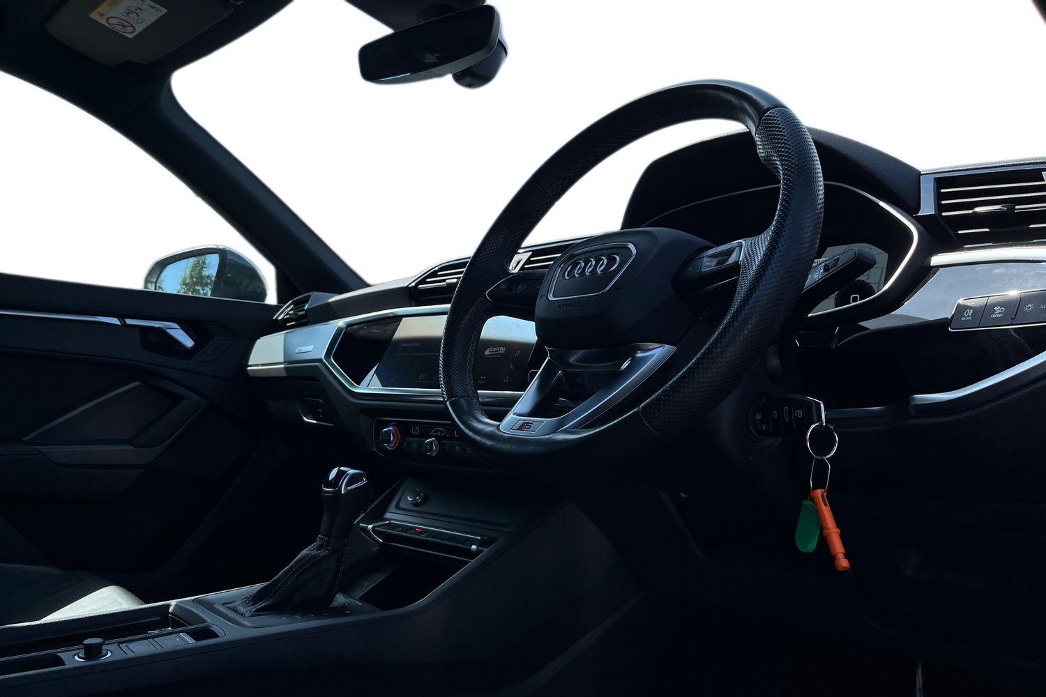 Audi Q3 Photo 8