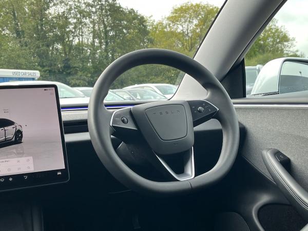 TESLA Model 3 Photo autoimg-f0aa8ed9eff5e6c44fff19a00bcfde87b3f969d7.jpg