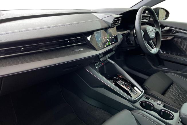 AUDI S3 Photo 2