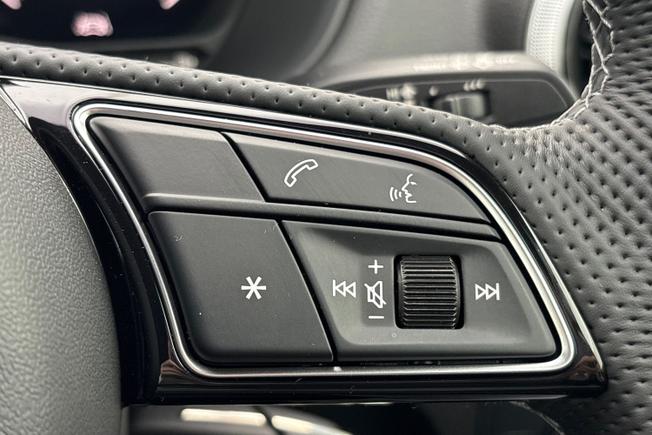 AUDI Q2 Photo 17