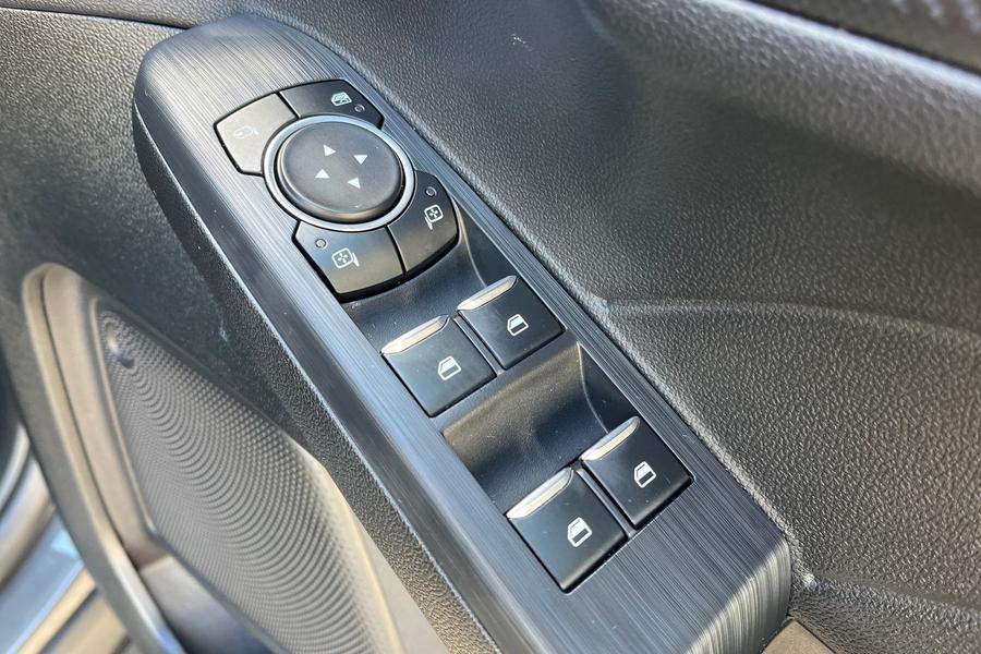 Ford Kuga Photo autoimg-f0b060482f77b5a138b519fb8d5b2197333be1a2.jpg