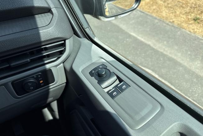 VOLKSWAGEN Transporter Photo 41