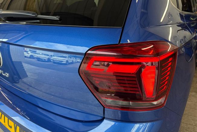 VOLKSWAGEN Polo Photo 18