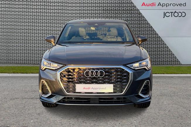 AUDI Q3 Photo 8