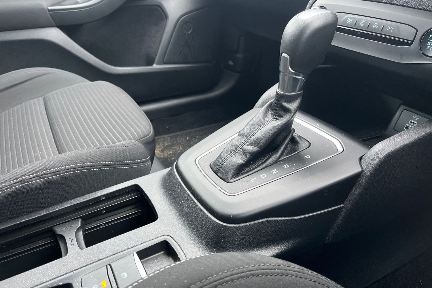 Ford FOCUS Photo 33