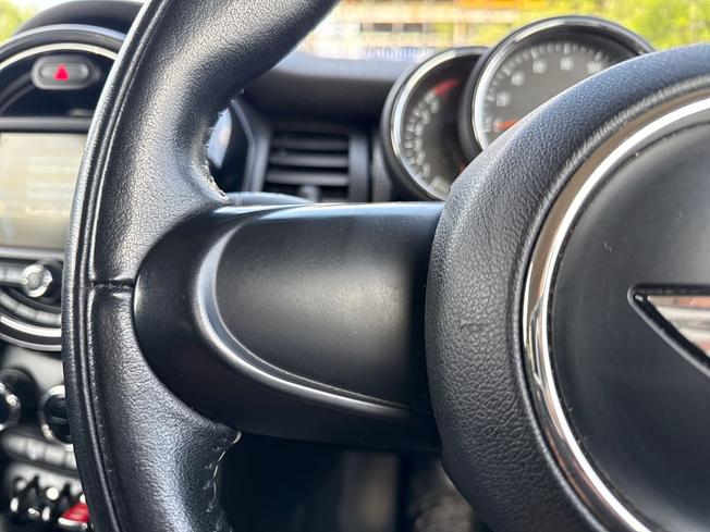 MINI Hatch Photo 16