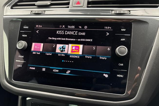 VOLKSWAGEN Tiguan Photo 13