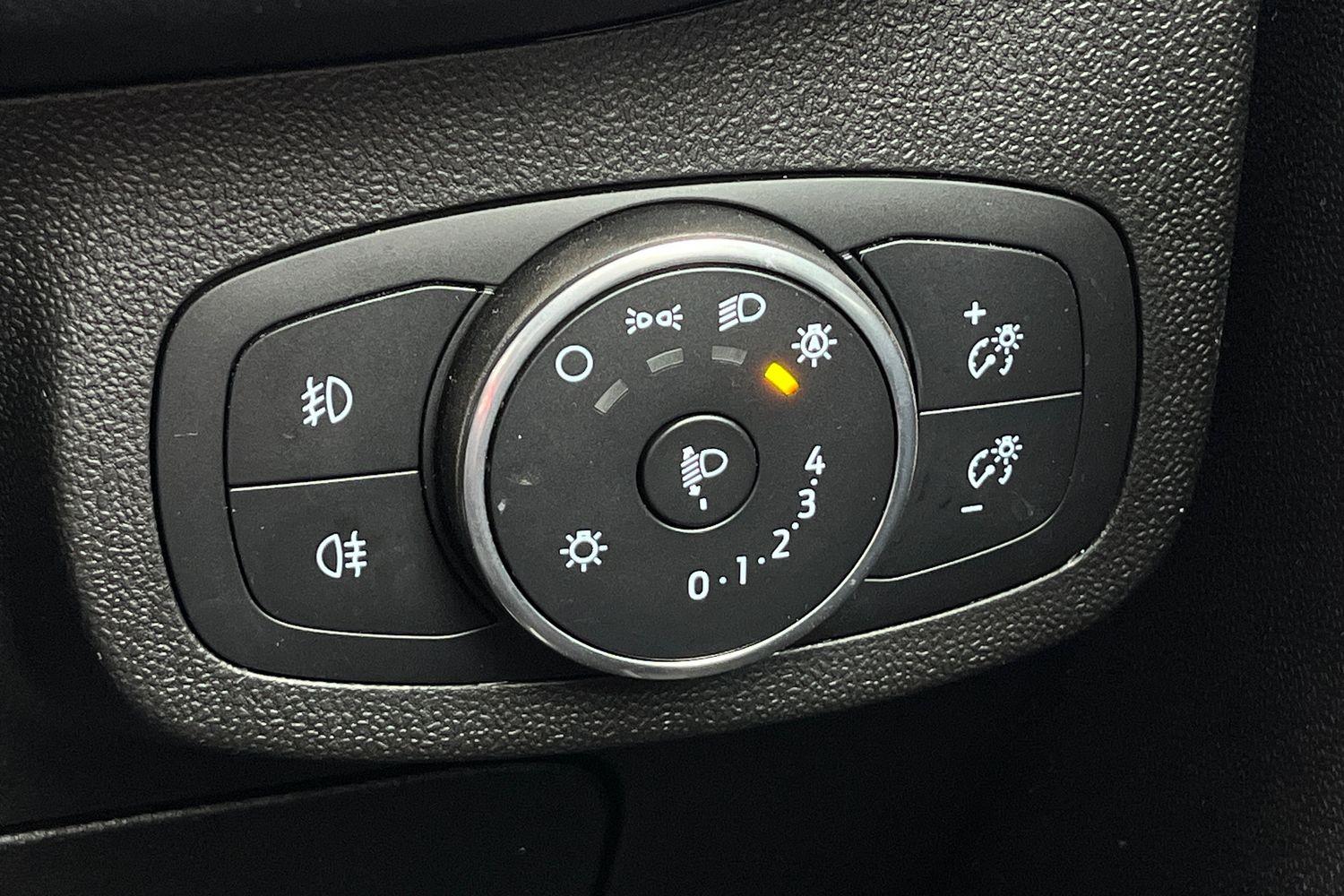 Ford Fiesta Photo 36